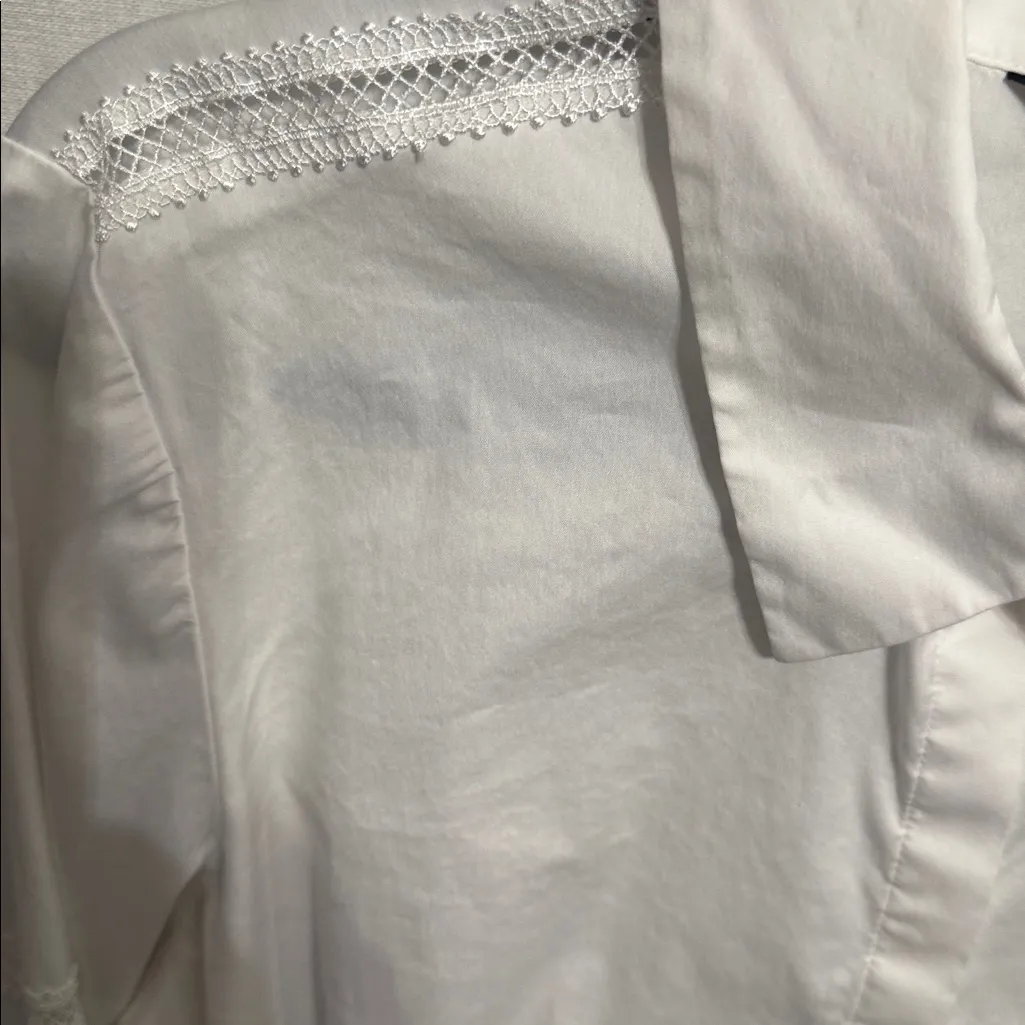 White House Black Market white long-sleeve lace-inset poplin shirt - Image 10