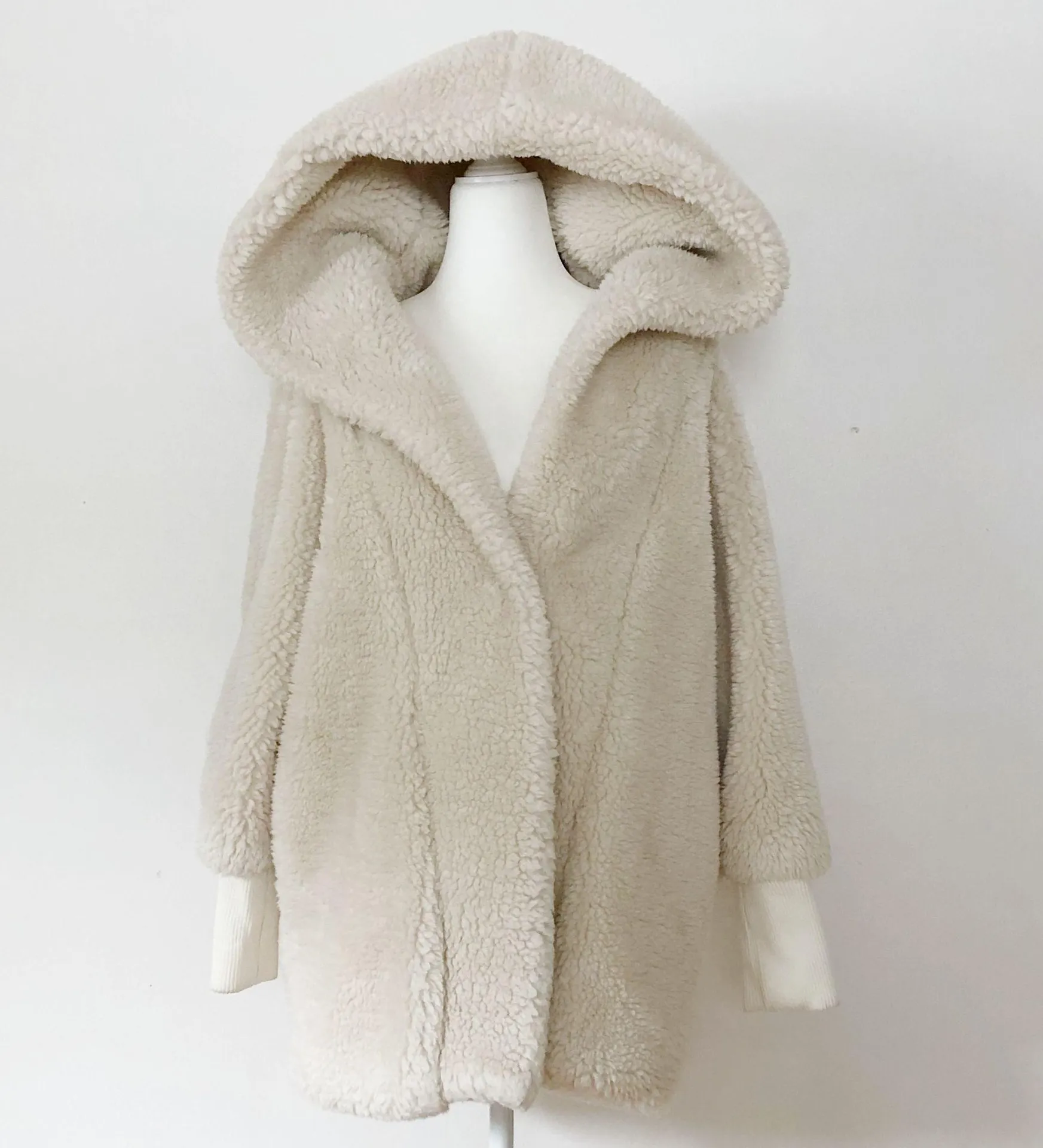 Blanc Teddy Coat - Image 3