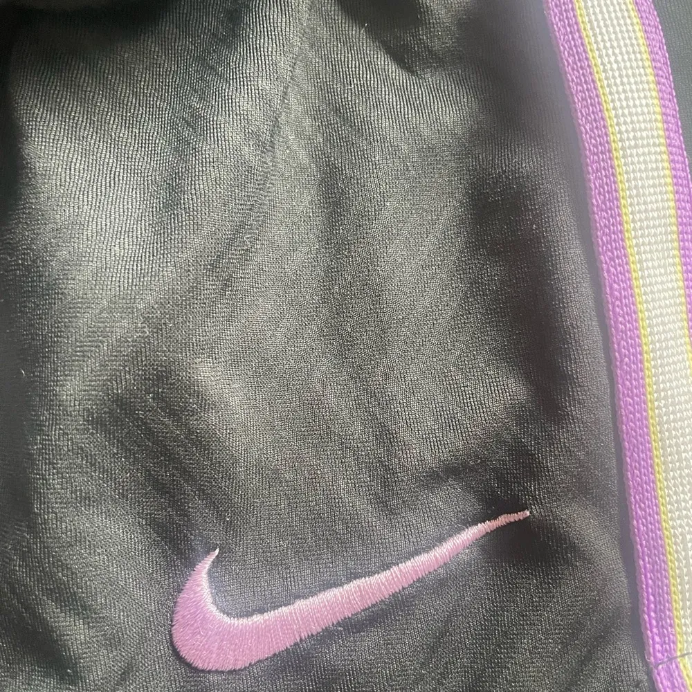 Nike shorts - Image 8