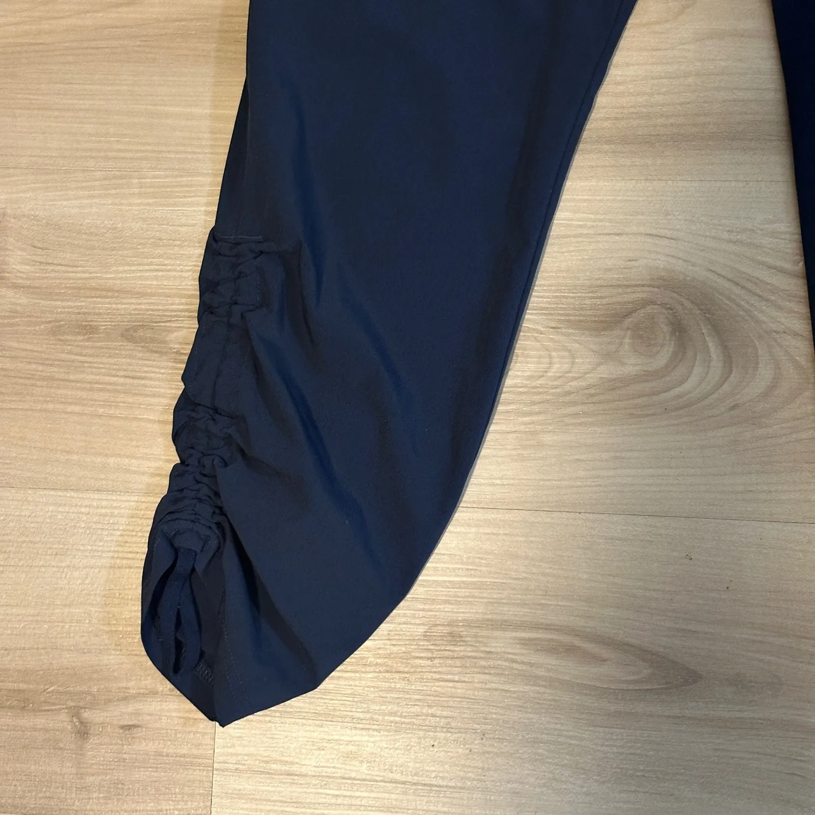 Athleta Navy Blue Aspire Ankle Pant Size 4 Joggers Track Pants Zip Pockets - Image 10