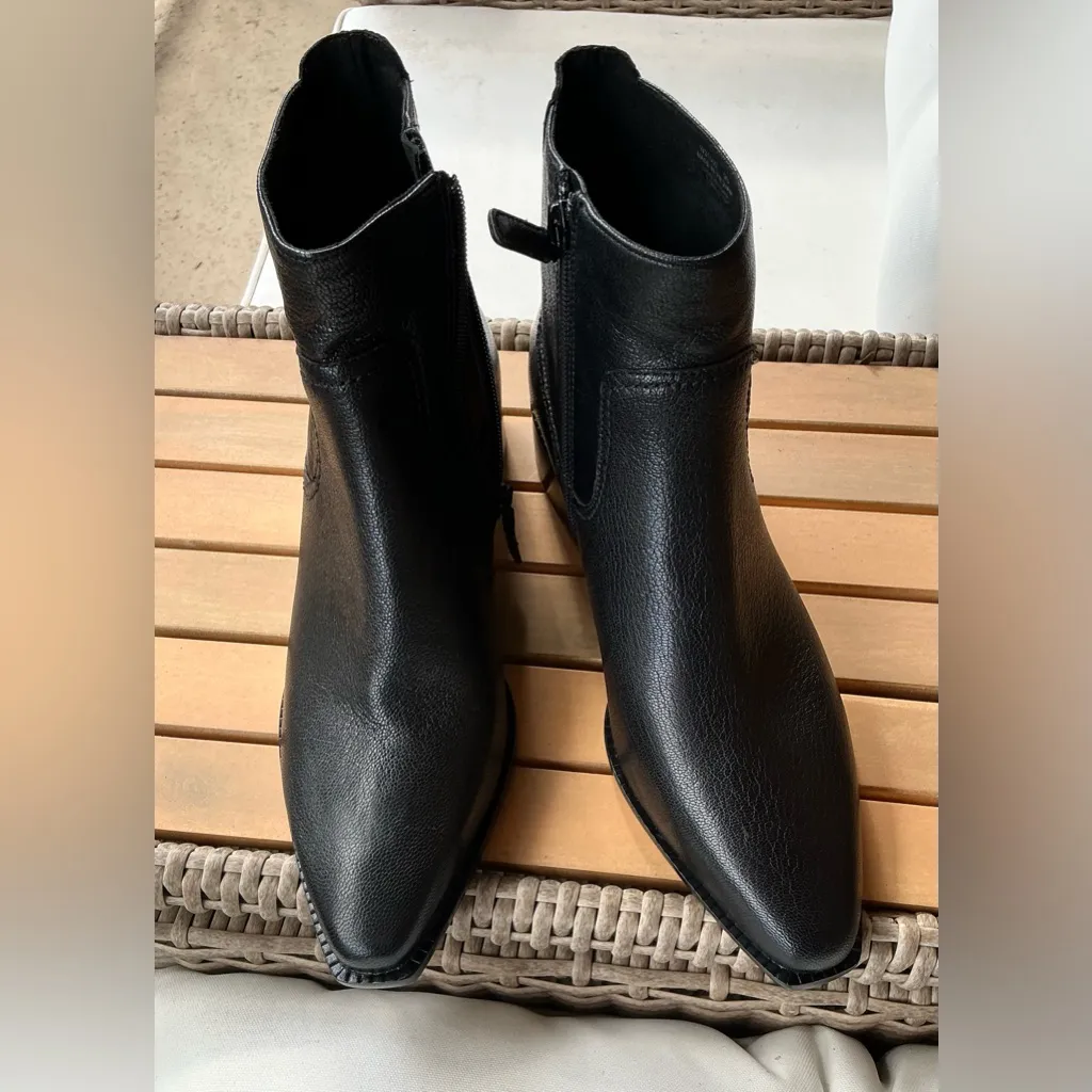 ELEGANT COLE HAAN leather booties🖤🖤 - Image 2