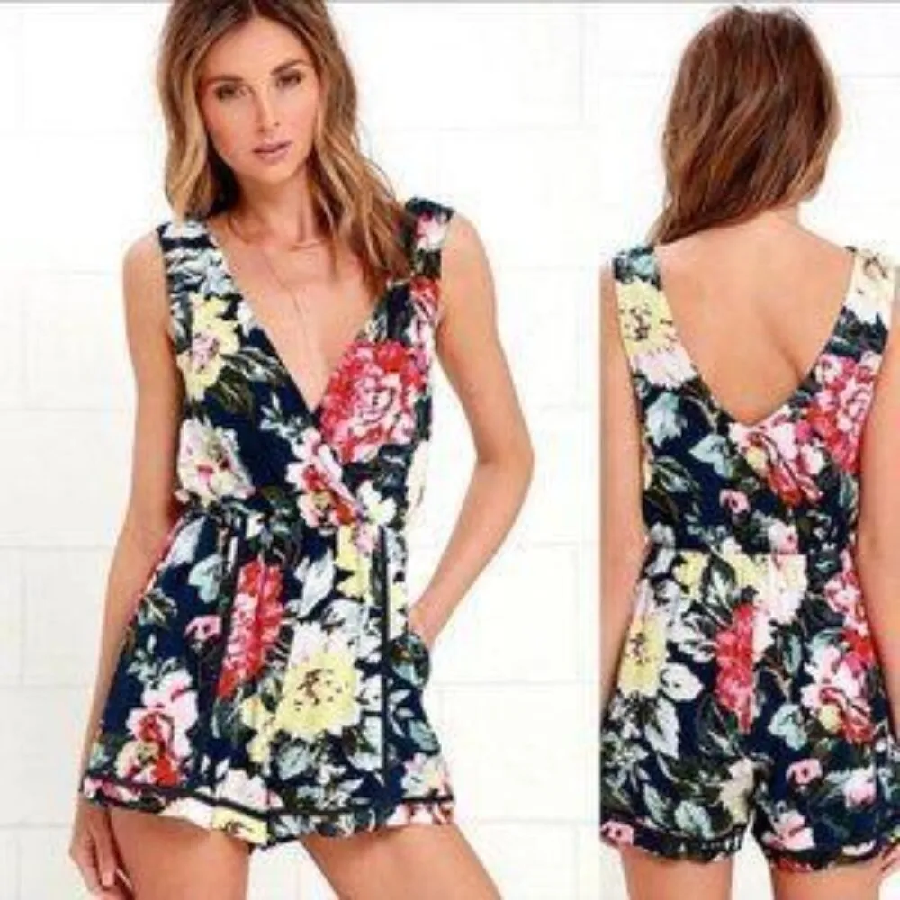 MinkPink Nothing Like The Wild Floral Print Sleeveless Shorts Romper Medium - Image 15