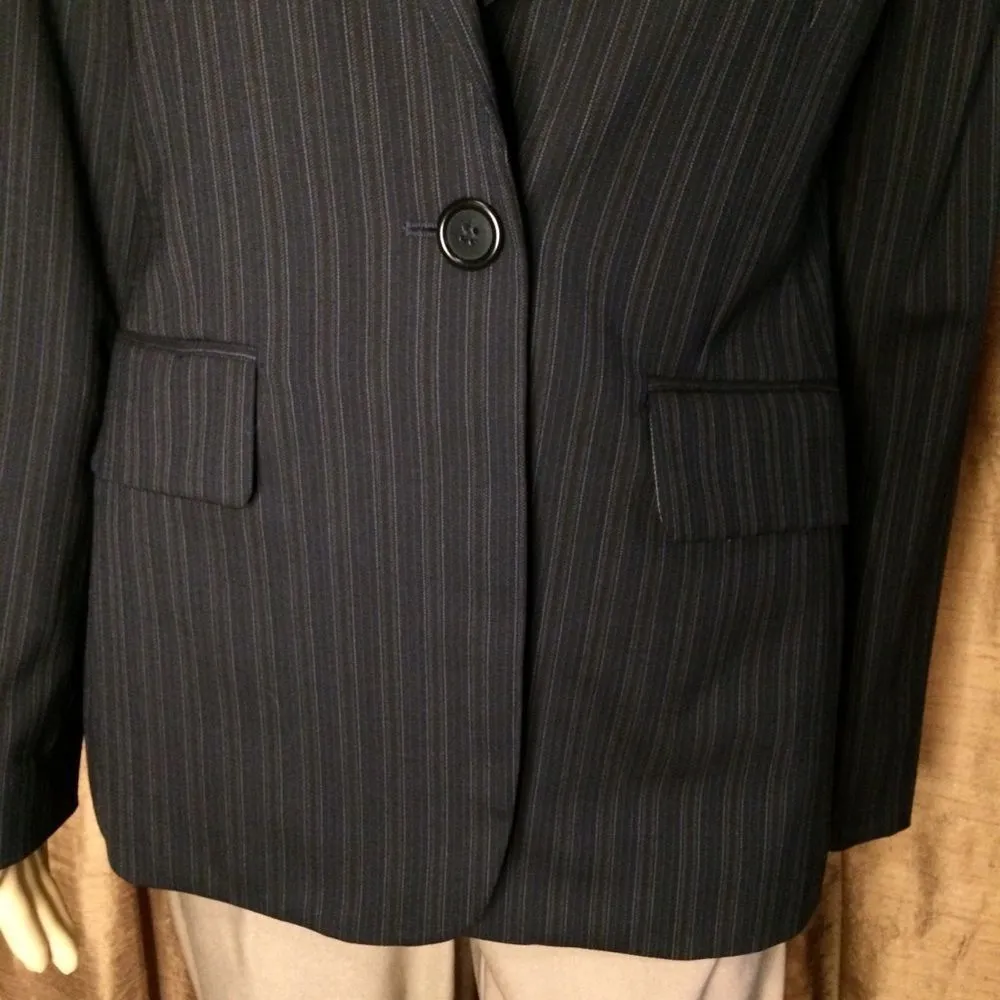 BCBGMaxAzria Women's Navy Pinstripe One Button Men's Styled Business Blazer-Sz M - Image 9