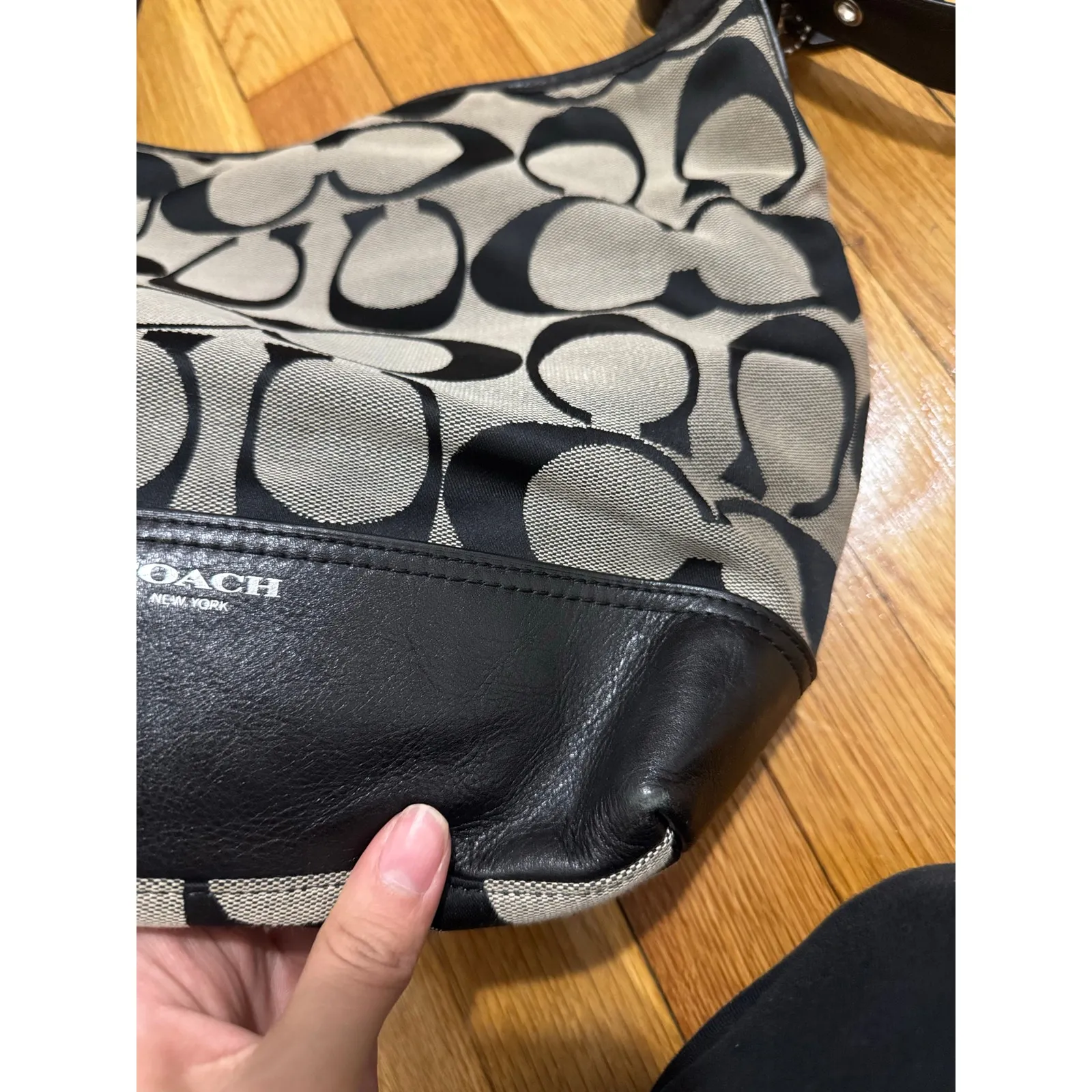 Coach Legacy Signature C Duffle Hobo Bag Tote Purse Black logo shoulder bag - Image 10