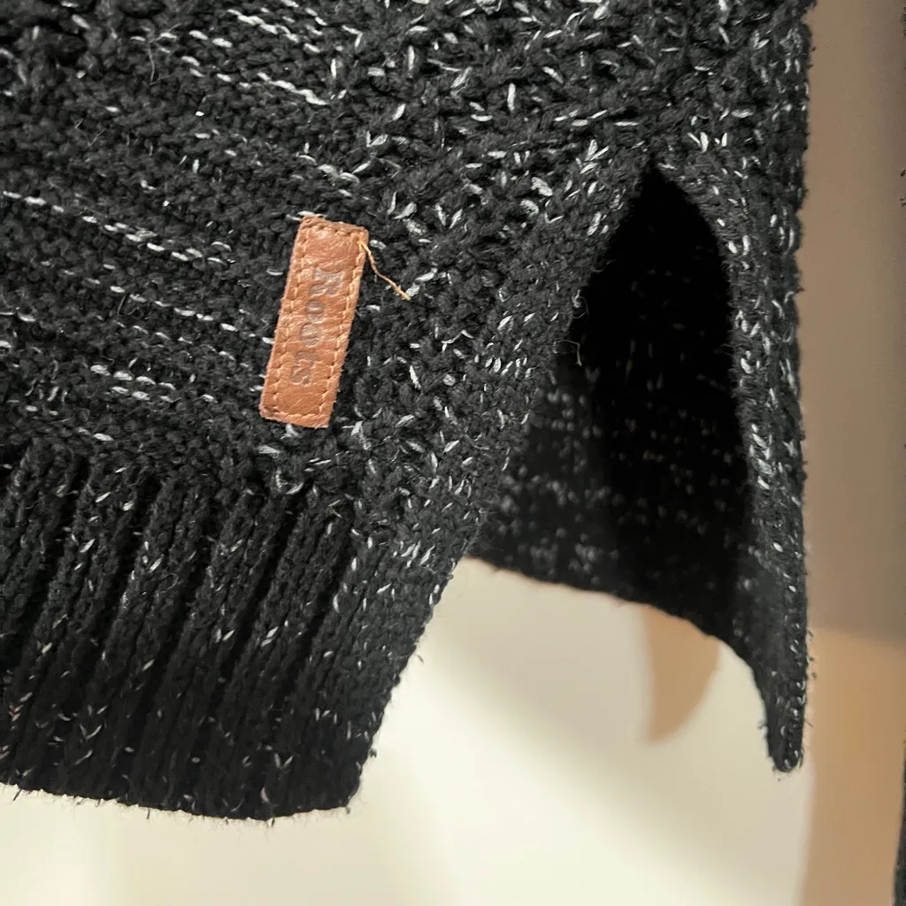 Roots Canada Speckle Knit Sweater with Side Slits Black Size Medium - Image 4