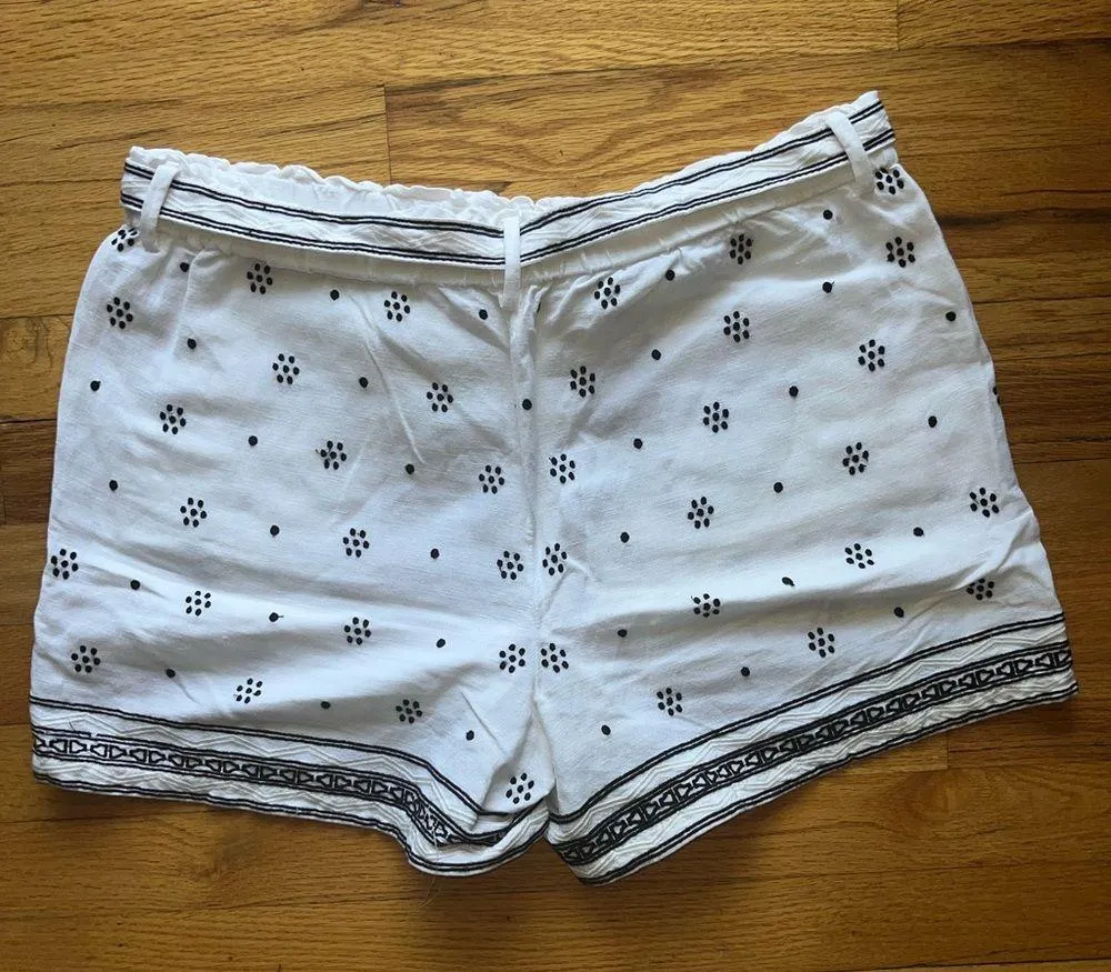 Loft  white shorts - Image 3