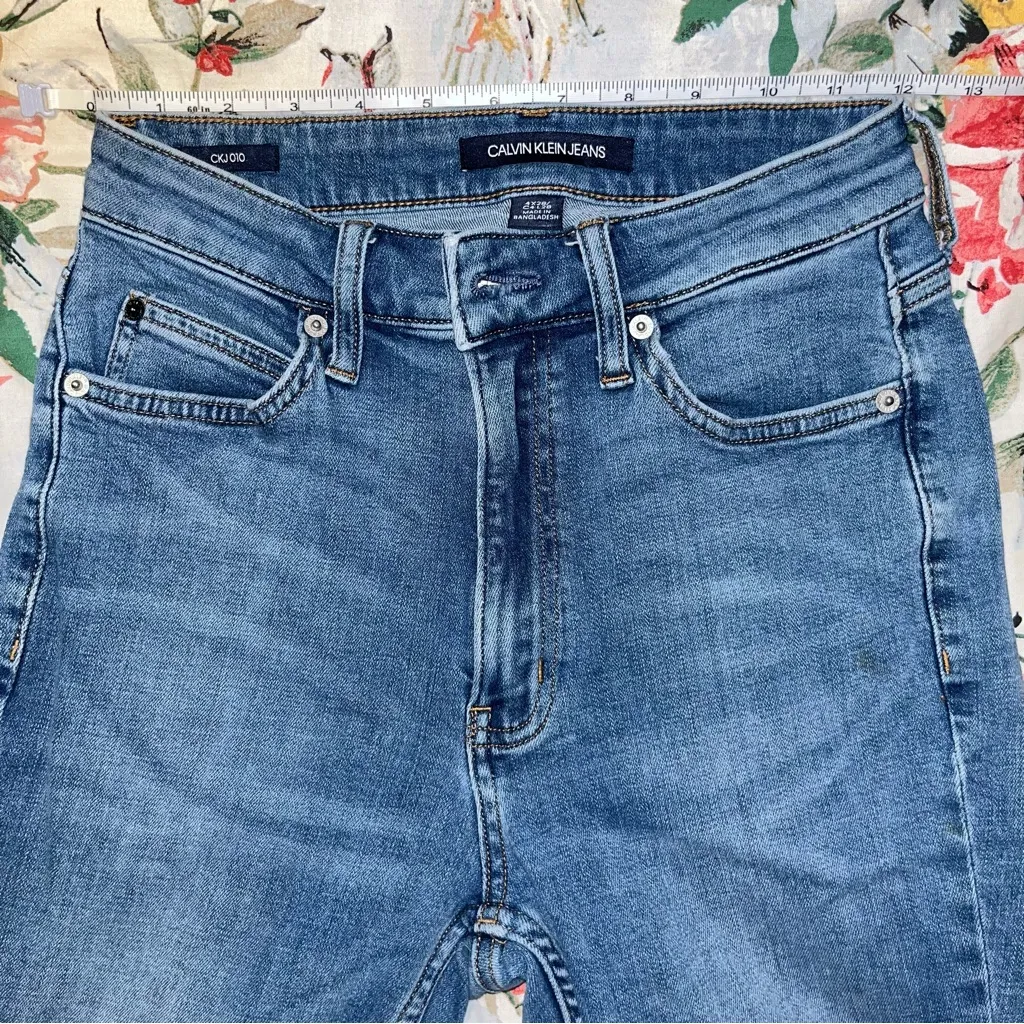 Calvin Klein High-Waisted Skinny Jeans, Light Wash (4x28) - Image 4