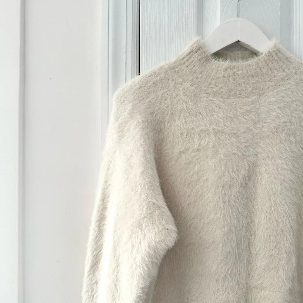 Mersea Iced Latte Cream Chalet Mockneck Fuzzy Knit Kangaroo Pocket Sweater S/M Size undefined - Image 3