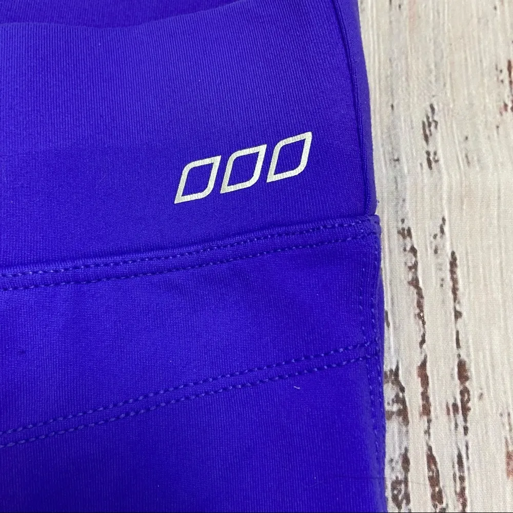 Lorna Jane Bluish Purple Capri. Size XSmall.  EUC. - Image 3