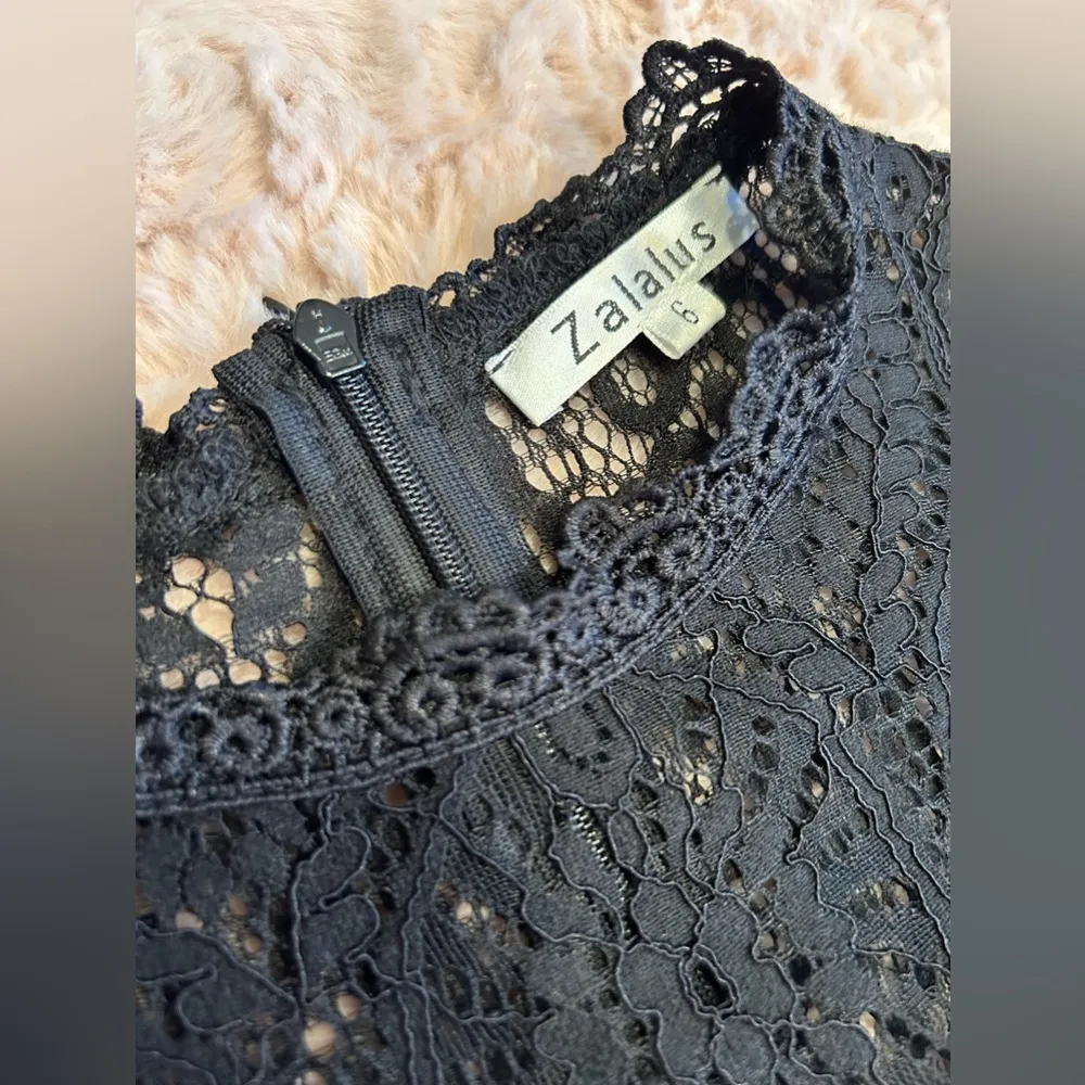 Size 6 •  Dress - Image 5