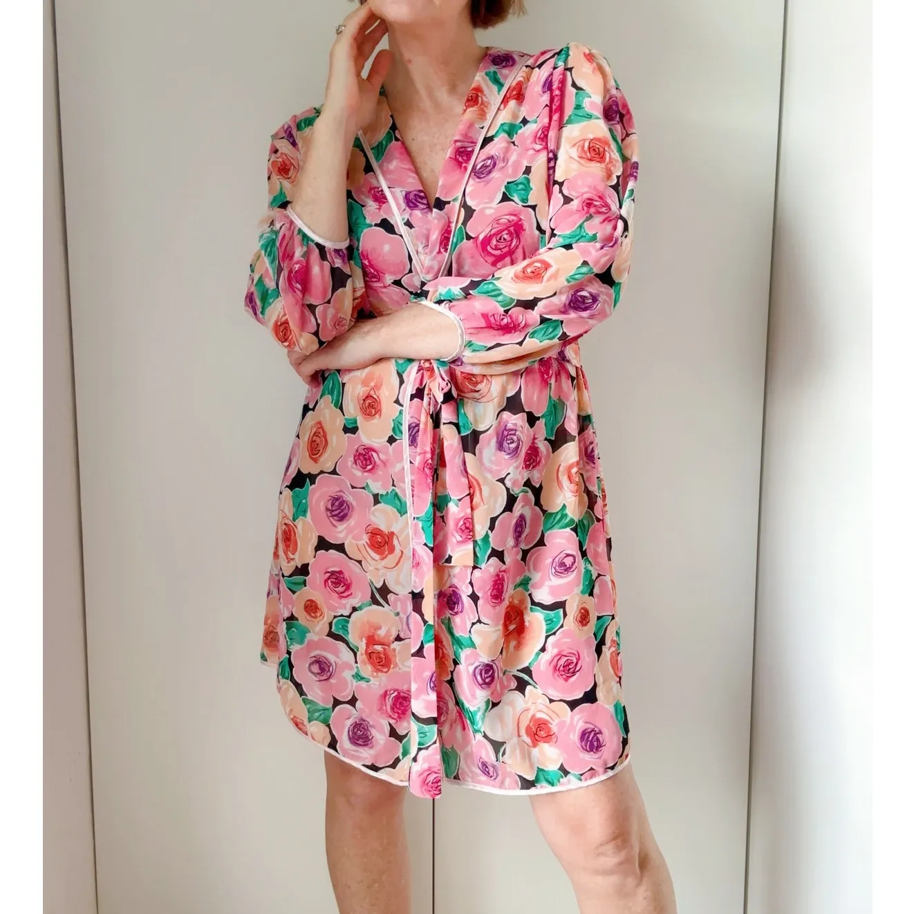 Womens Floral Print Satin Robe Size Medium Short Semi Sheer Bourdoir Photo Pink - Image 8