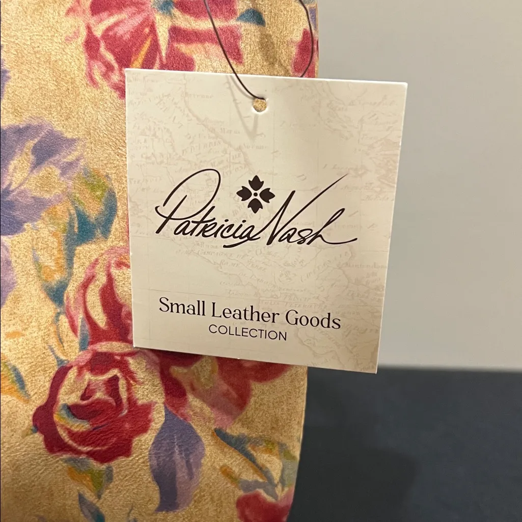 Patricia Nash | Cassini Leather Wristlet in “Aegean Blooms” - Image 2