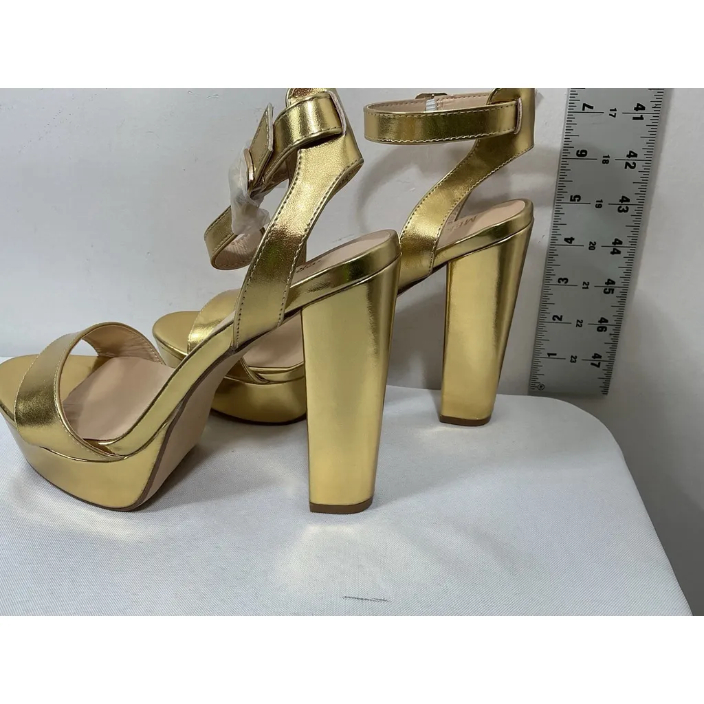 Womans NWOT Merumote Strappy Platform Sandals Size 8 Gold Buckle Strap Close - Image 4