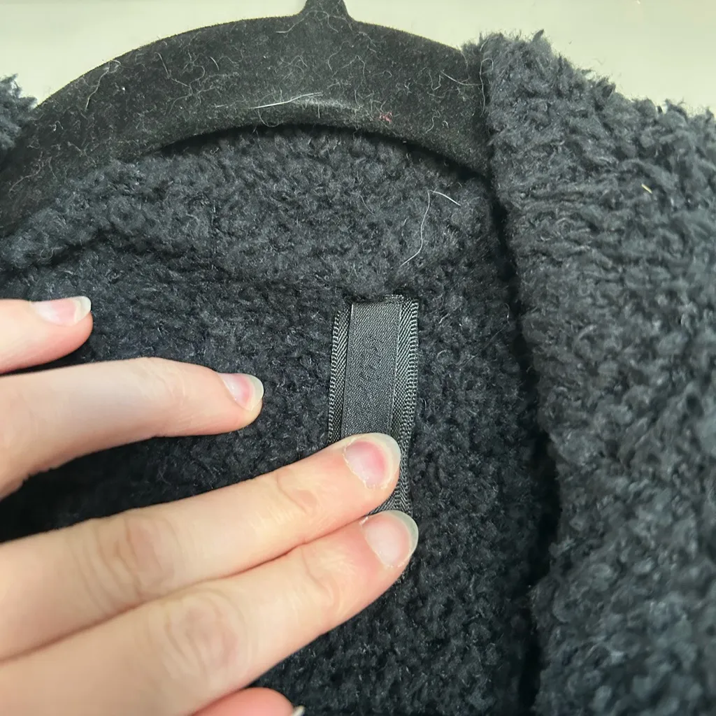 SKIMS Black Teddy Robe - Image 3