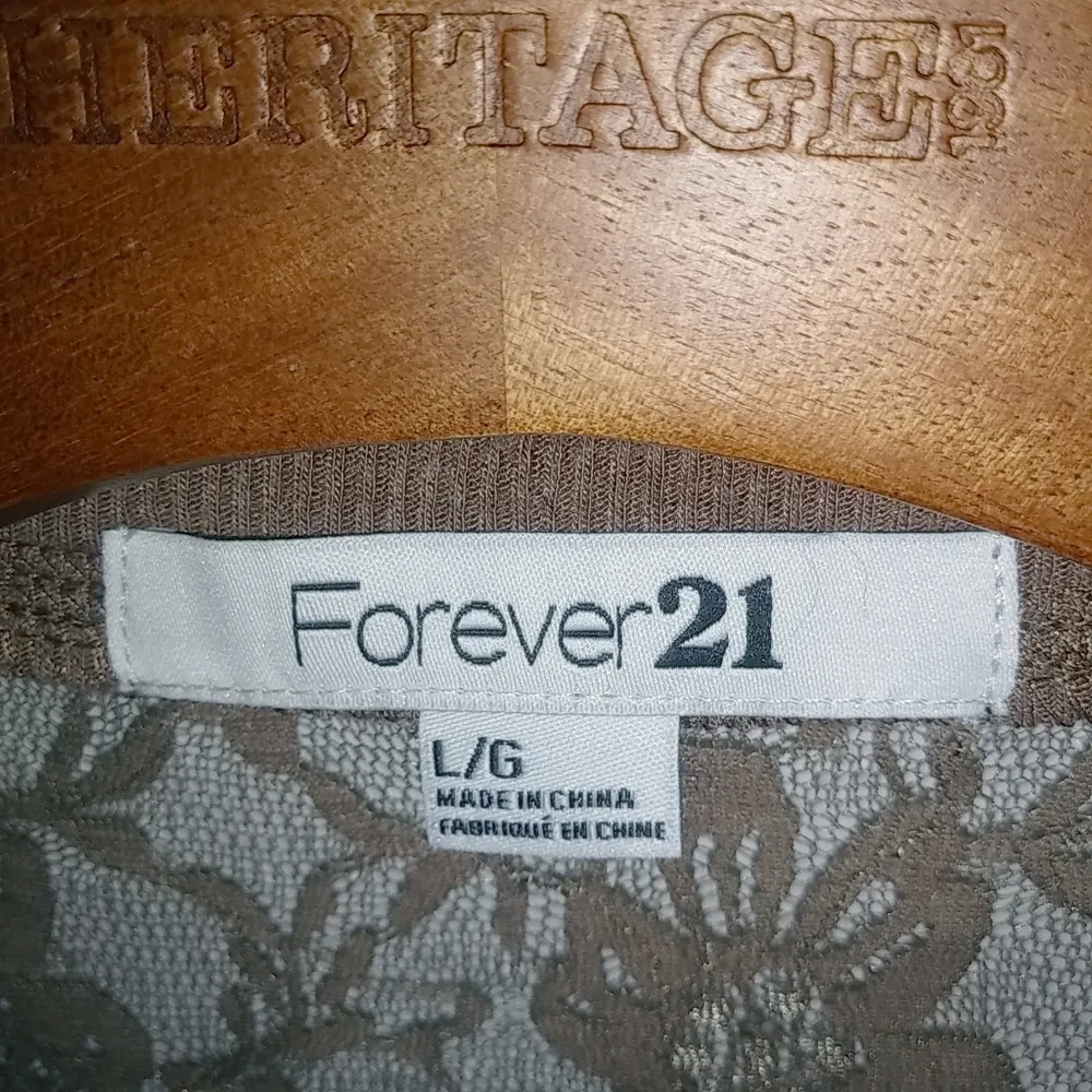 Forever21 L Button Front Cardigan Champagne Stretch Floral Lace Top - Image 4