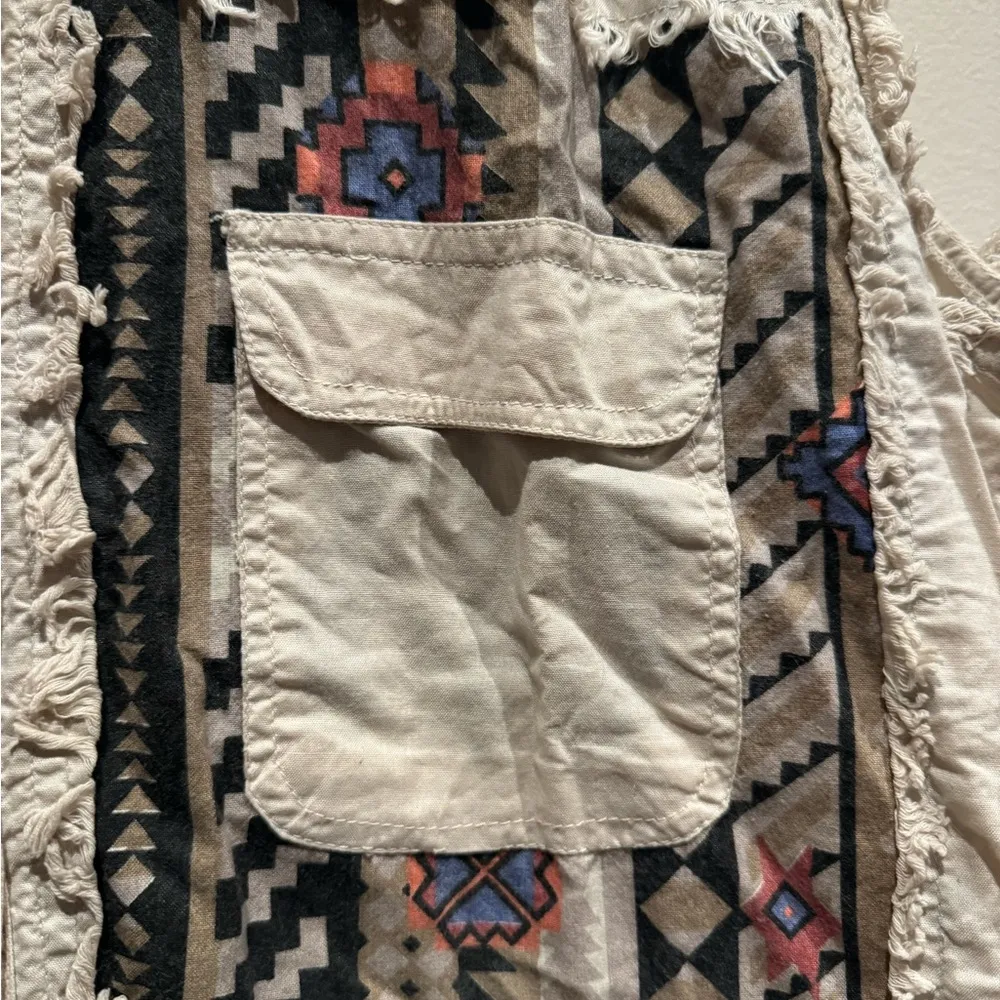 Therapy sleeveless button down with tribal accents and frayed arm holes size med - Image 4