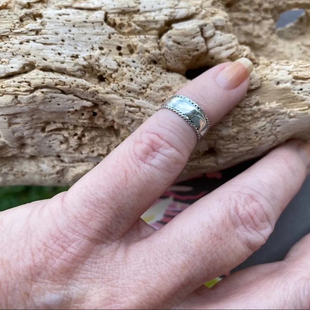 Milgrain Wide Band Sterling Silver Toe Ring - Image 2