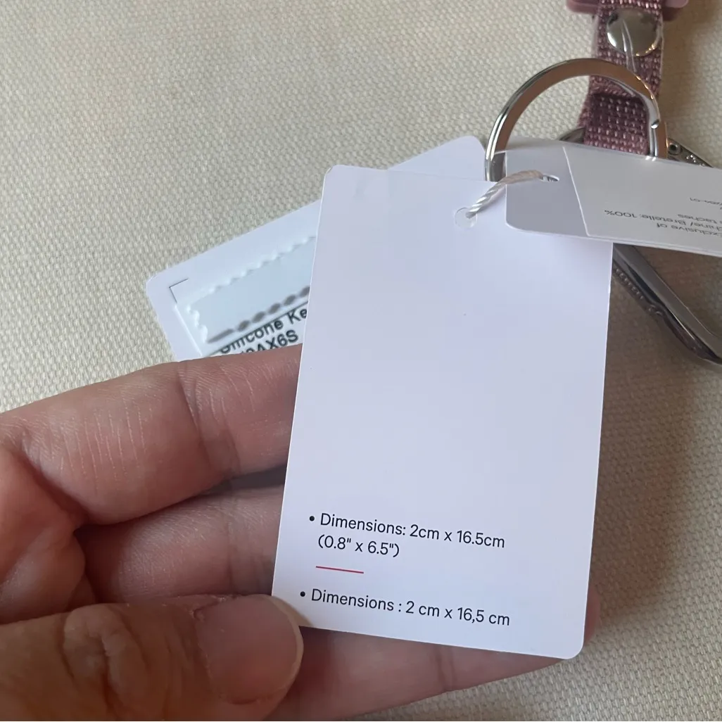 Lululemon silicone keychain - Spiced Chai/Light Ivory - Image 9