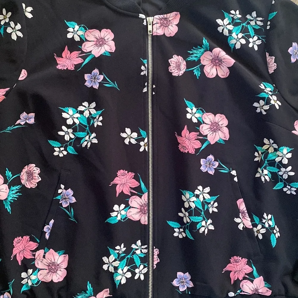 Lane Bryant Jacket Women Size 26 Floral Black Pink Full Zip Lightweight Coat - Image 5