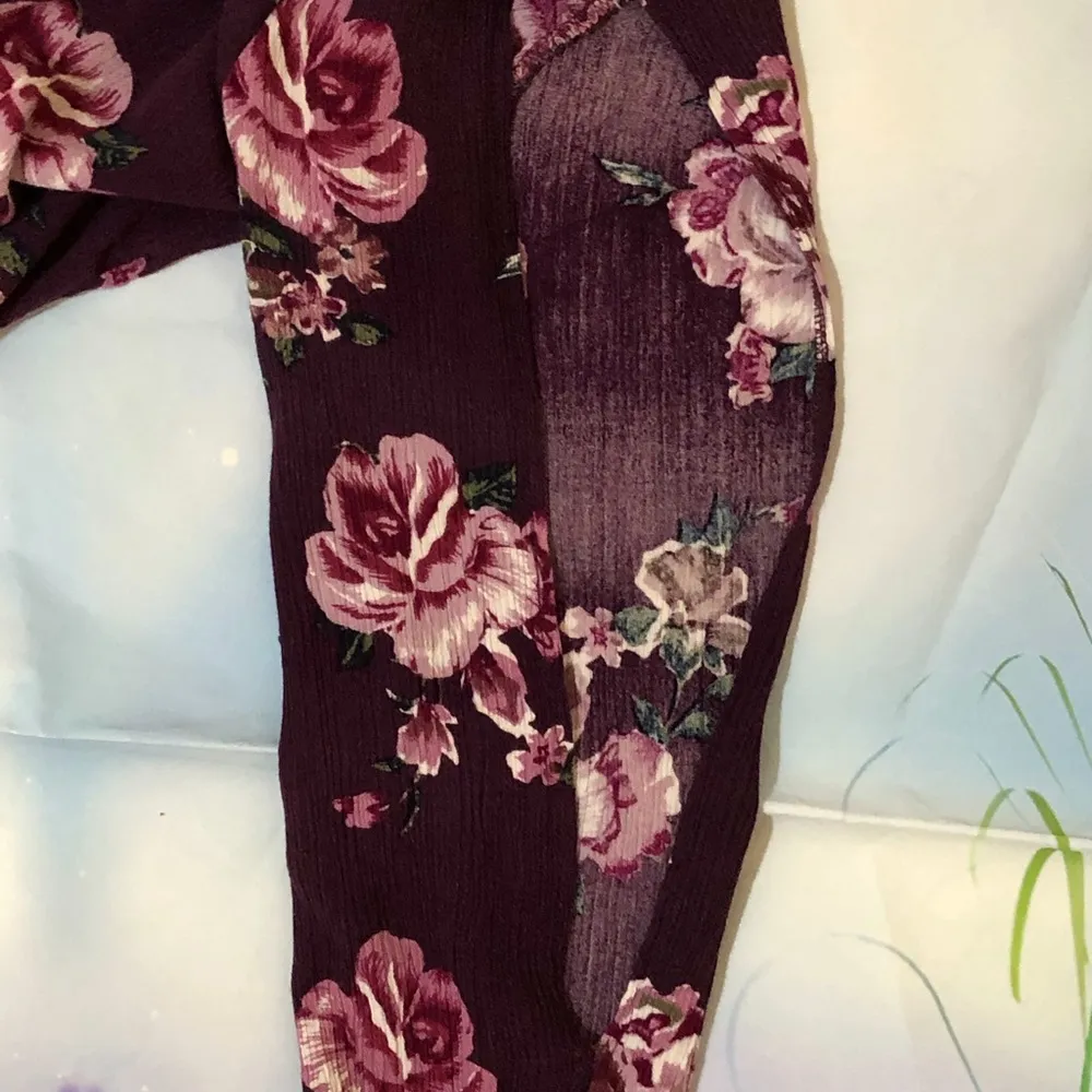 Charlotte Russe Maroon Floral Blouse Size Medium - Image 5