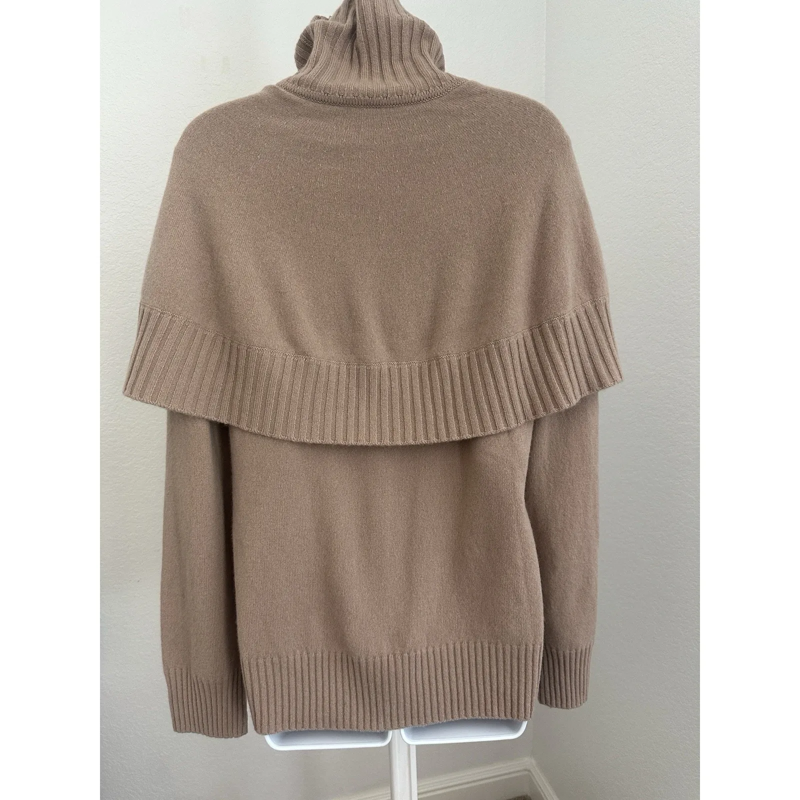 Women's Antonio Melani Tan Cashmere Cap Sweater, Sz: Large (b21) - Image 2