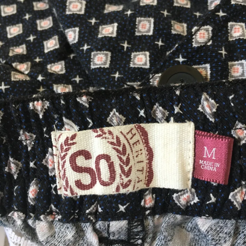 FINAL MARKDOWN Junior so shorts medium - Image 5