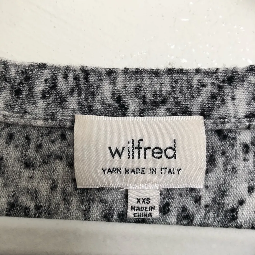 Aritzia Wilfred grey marled off shoulder knit top Size XXS - Image 3