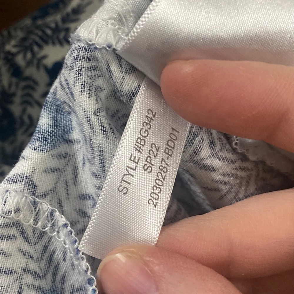 J Crew Factory Floral 3.5" classic chino short in Ivory Antique Navy size 6 White - Image 9