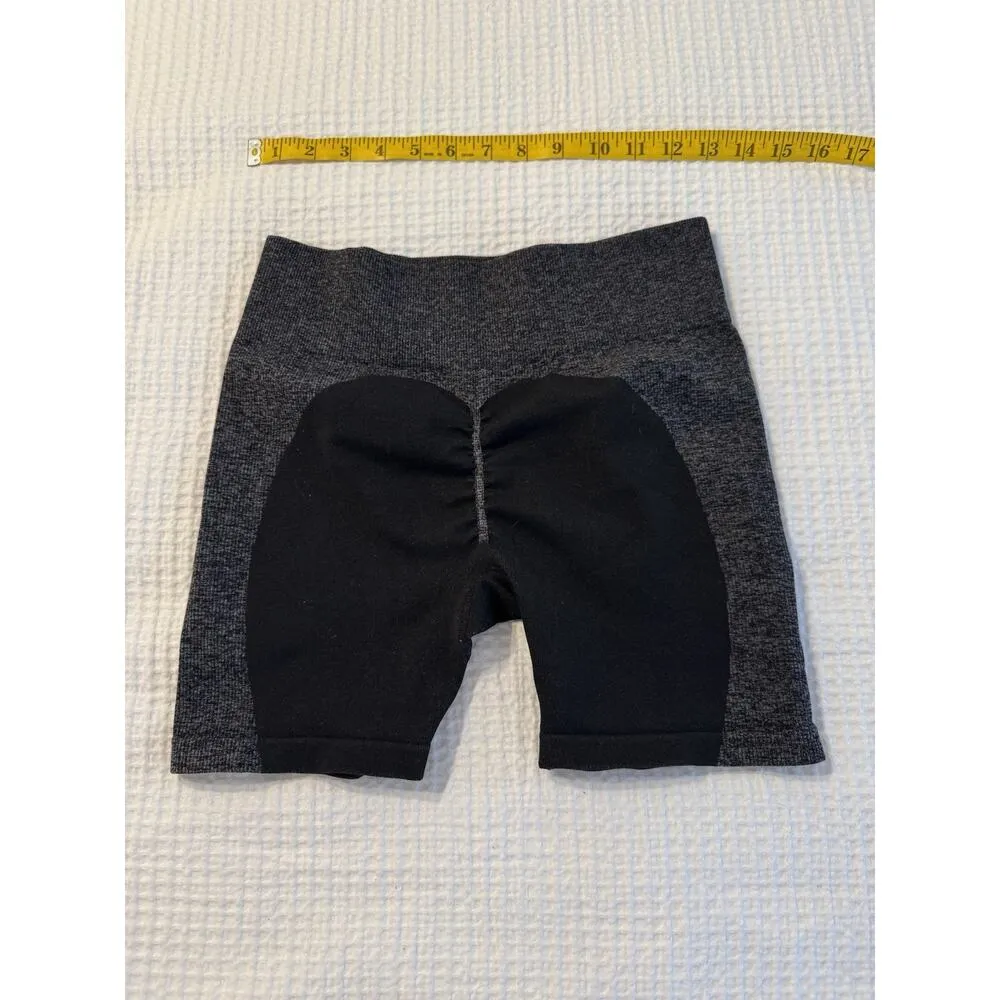 Chloe Ting Biker Shorts Size Medium Ribbed Yoga Athletic Workout Black - Image 3