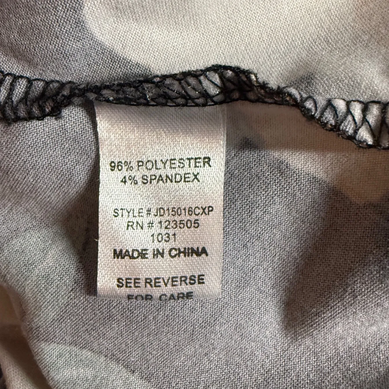 Hearts and Hips Women 2X Floral Crisscross Back Short Sleeve A - Image 5