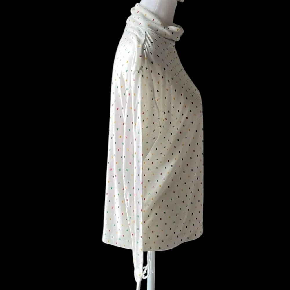 Vintage 90s Carriage Court White Turtleneck with blue yellow red green Size M - Image 3