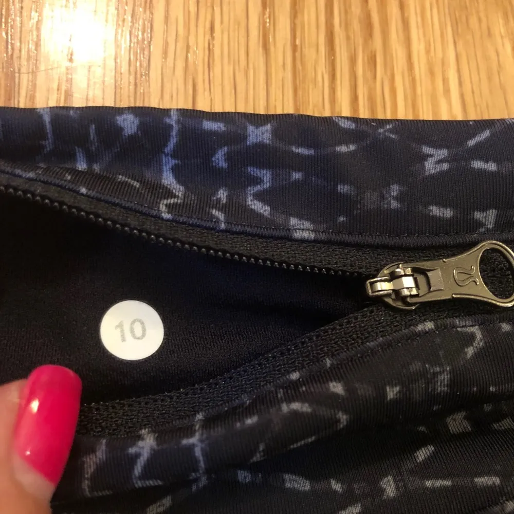 Lululemon real quick crop leggings size 10 - Image 8