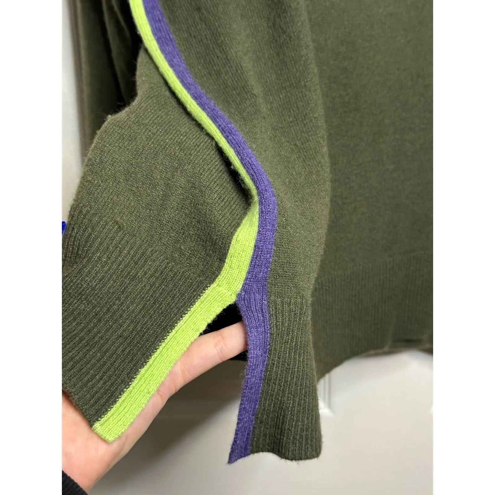 Pure Amici 100% Cashmere V Neck Olive Sweater Size L Size L - Image 4