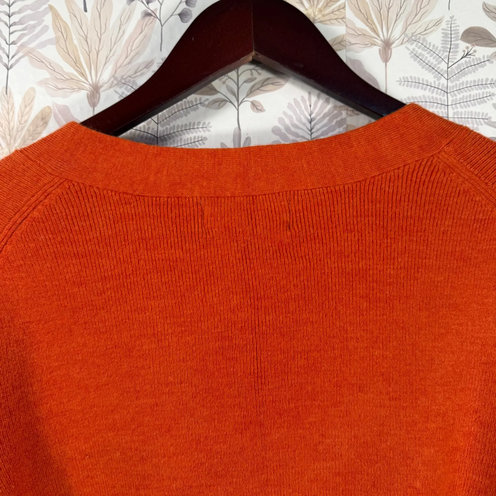 Mercer & Madison Stretch Italian Merino Wool V - Image 5