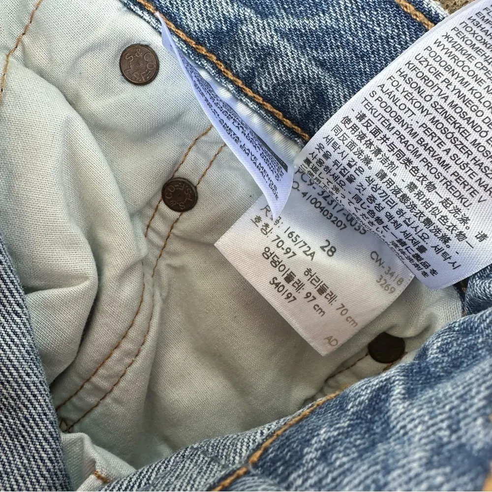 Levi’s 501 Distressed Button Fly Jean Shorts - Image 4