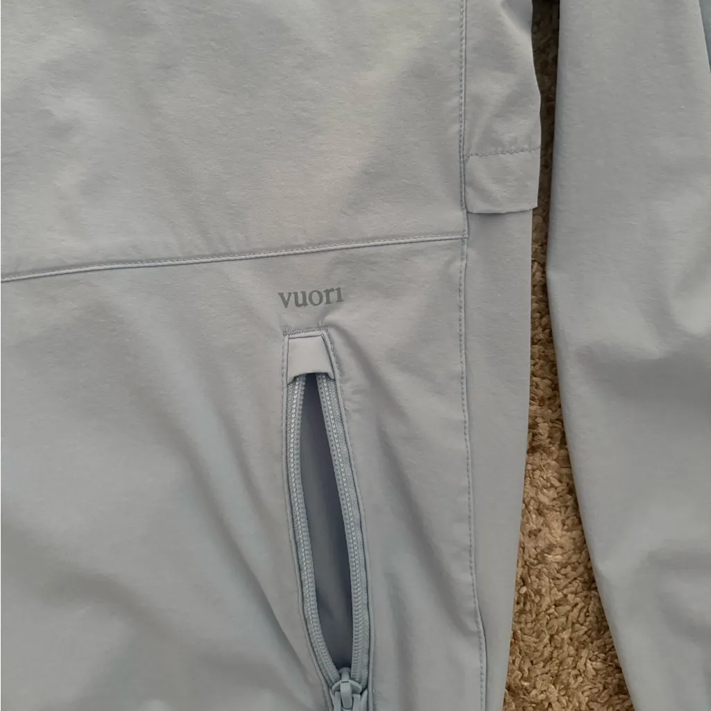 Vuori Women's Renew Trainer Shell size L - Image 8