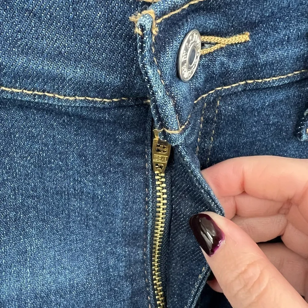 Levi's heritage high rise plus size cut off jean shorts shorts pockets size 16 - Image 5