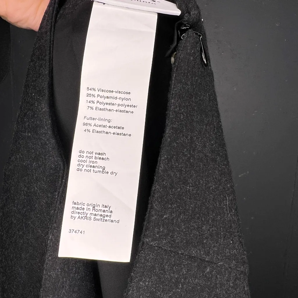 Akris Punto Charcoal Pencil Skirt - Image 4