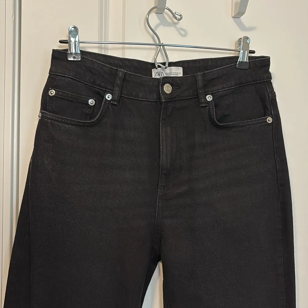 Zara Split Hem Slim Jeans Black High-Rise Full Length Straight Leg Size 8 - Image 7