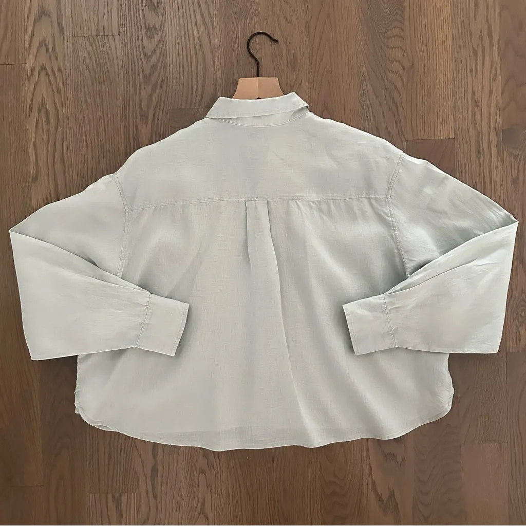 Gap 100% Linen Cropped Button Up Long Sleeve Shirt in Frothy Aqua Size Large - Image 7
