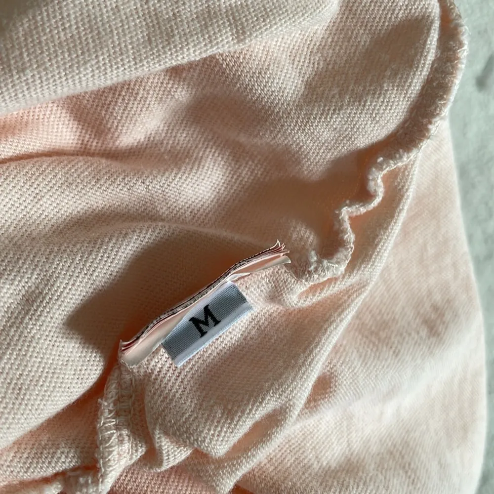 😍 Cutest Billabong Short Sleeve Graphic Crop Top - Image 9