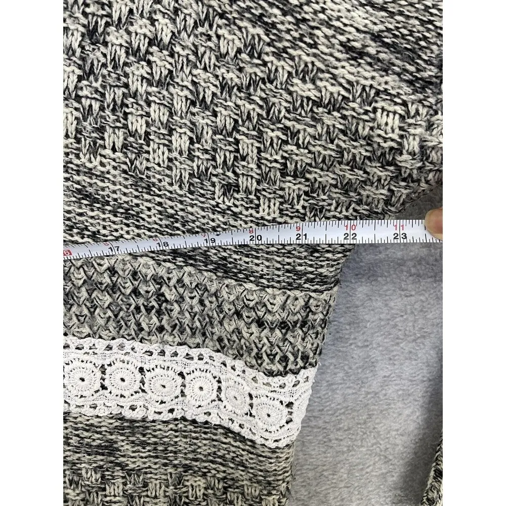 Paper Crane Women's Sweater VNeck Knit Size Medium Gray Marled White Embroidered - Image 7