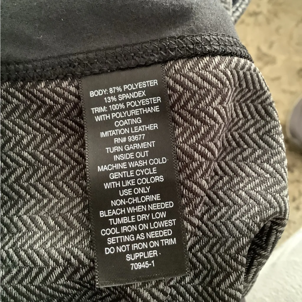 Women’s joggers/ leggings NWT - Image 10