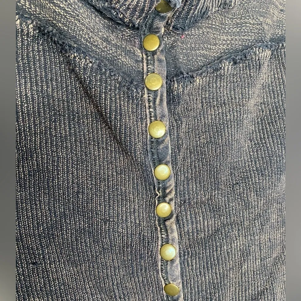 WE THE FREE Long Sleeve Button Front Acid Wash Ling Sleeve Shirt Size XS - Image 3