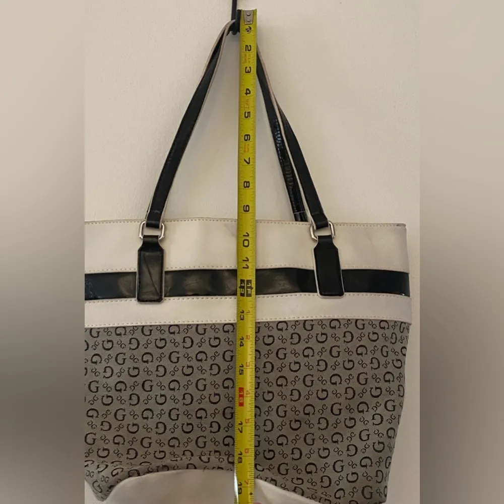 Guess Black & White Patterned Logo Tote Bag - Image 12
