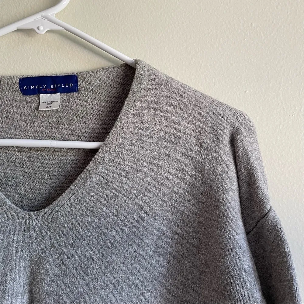 3/ $25 S- Simply Styled Gray Long Sleeved Women’s V-Neck Chunky Thick Sweater - Image 2