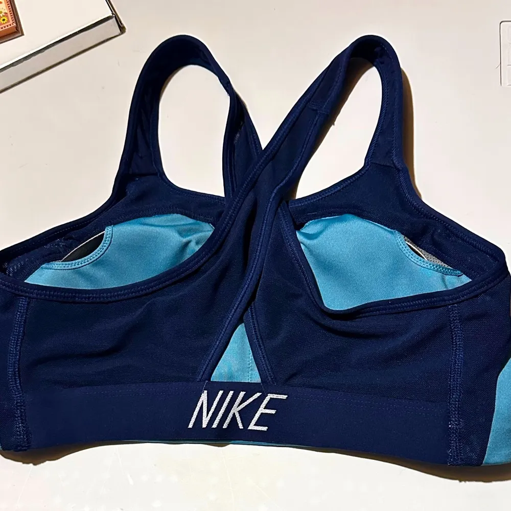 Nike Lg Dry-Fit Two Tone Blue Sports Bra - Image 4