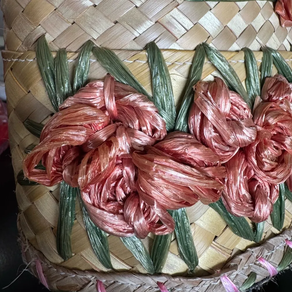 Hand‑woven Straw Floral Tote with “Bahamas” Stitching — Beach Chic 13″ Straw Bag Tan - Image 5