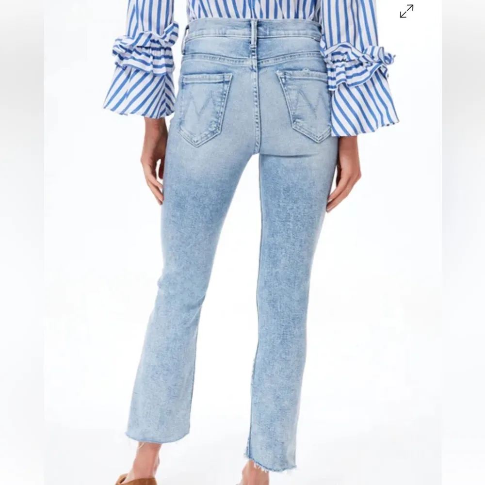MOTHER The Insider Crop Step Fray Love in A Boat Distressed Jeans Size 28 Blue - Image 3