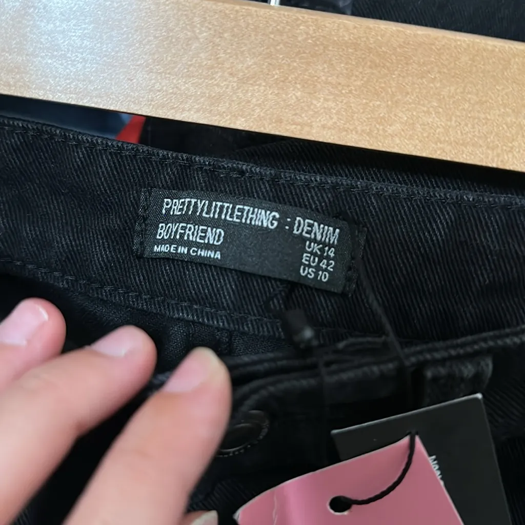 prettylittlething Boyfriend Jeans NWT - Image 9